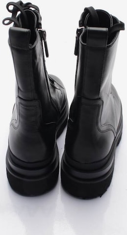 Lola Cruz Dress Boots in 38 in Black