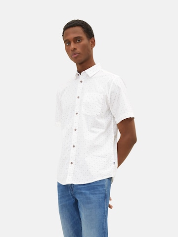 Coupe regular Chemise TOM TAILOR en blanc