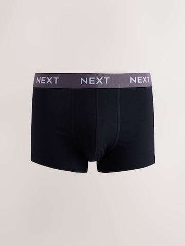 Boxeri de la Next pe negru