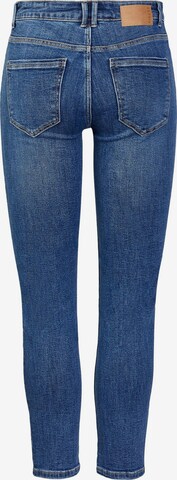 Coupe slim Jean 'LILI' PIECES en bleu