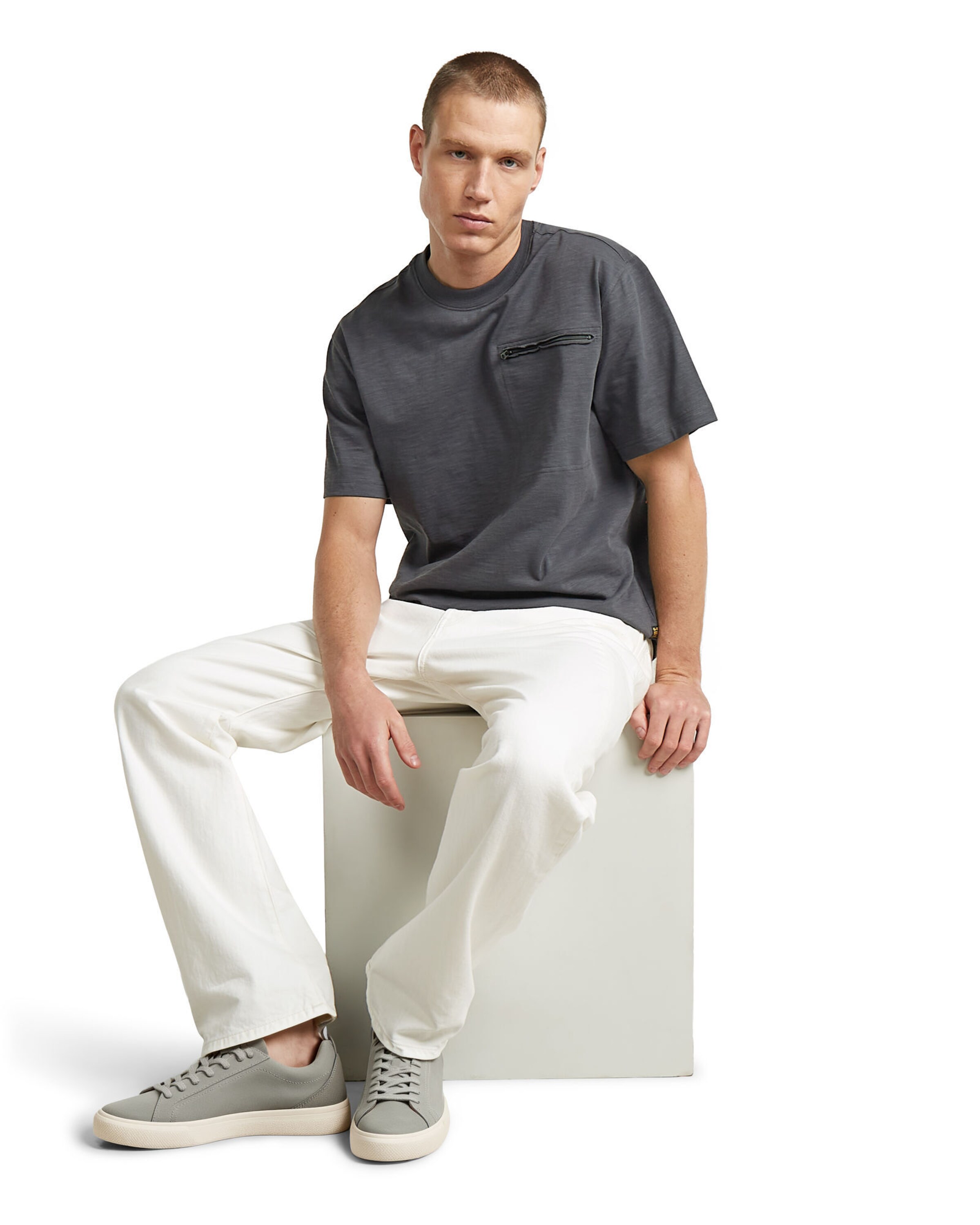 G-STAR Shirt 'Distressed Zip Pocket T-Shirt' in Grijs