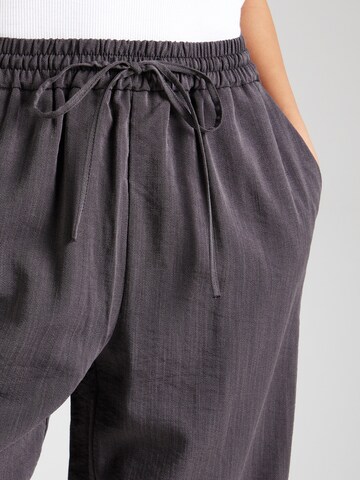 Wide leg Pantaloni 'PCSHANIE' di PIECES in nero