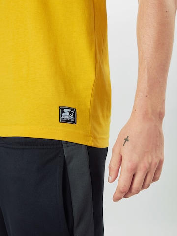 Coupe regular T-Shirt Starter Black Label en jaune