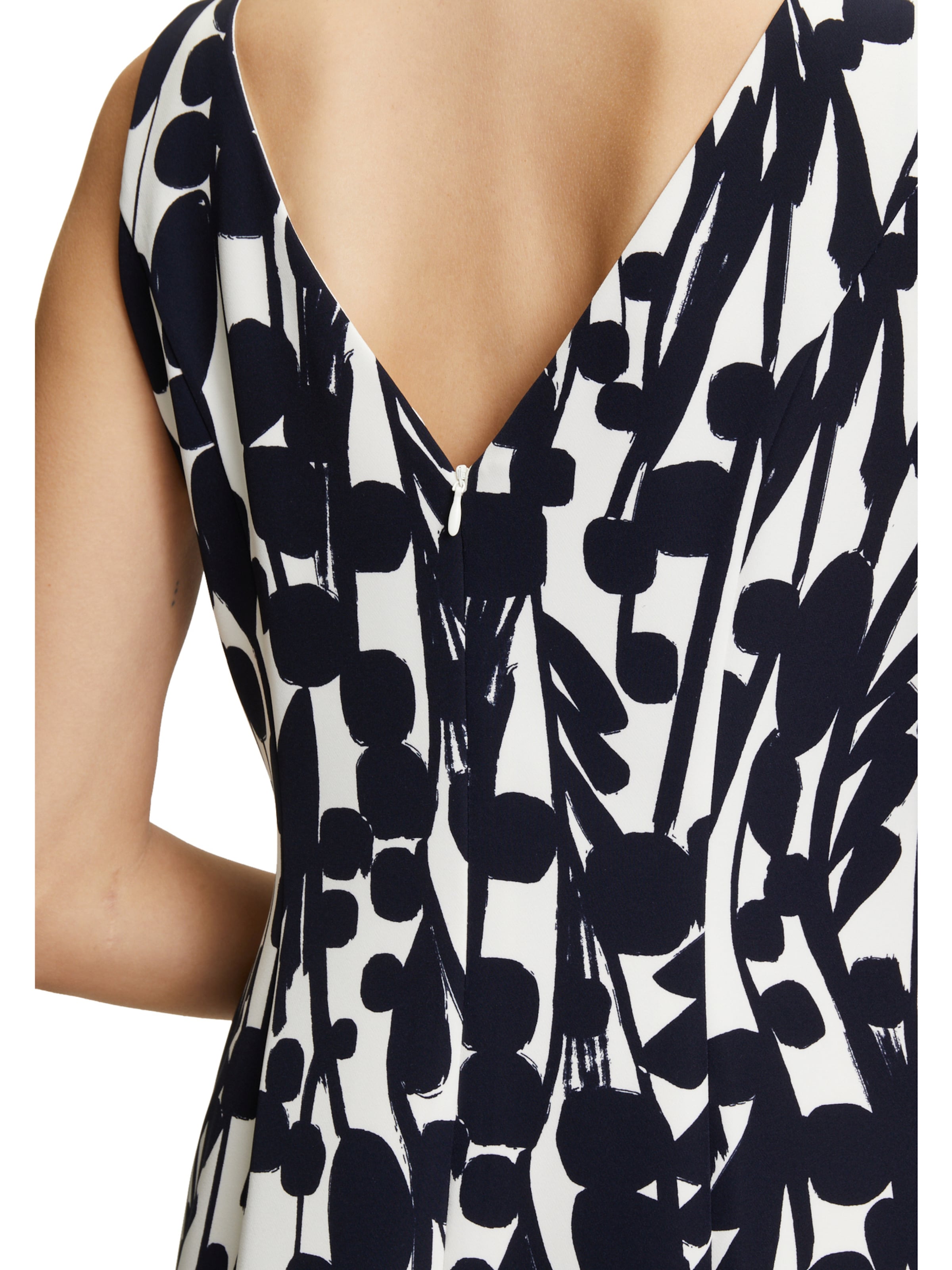 balts Vera Mont Kleita