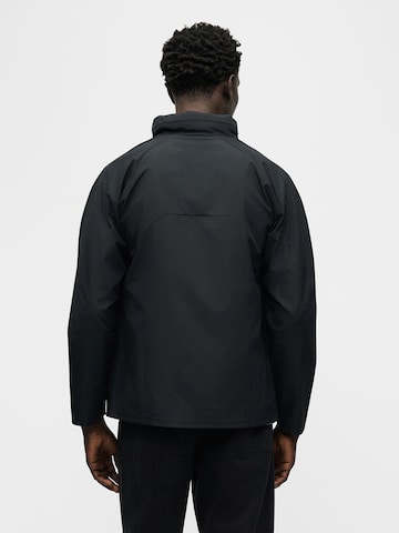 Veste mi-saison 'MJ53607' new balance en gris