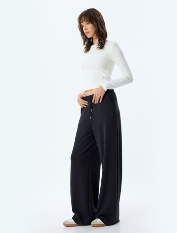 Koton Regular Broek in Zwart