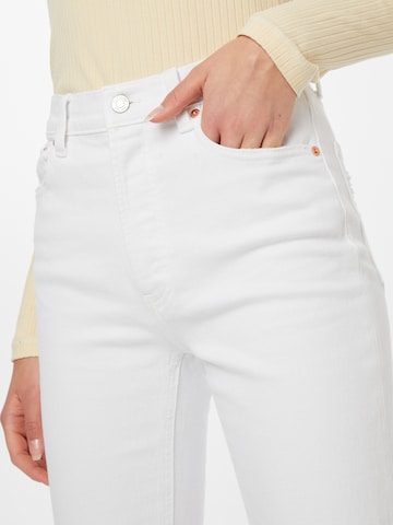 Regular Jeans de la GAP pe alb