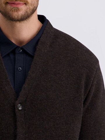 Vestes en maille PIERRE CARDIN en marron