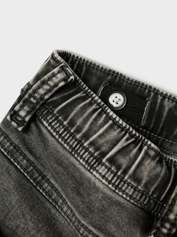 Slimfit Jeans 'NKMRobin' di NAME IT in grigio