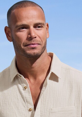BEACH TIME Regular fit Button Up Shirt in Beige