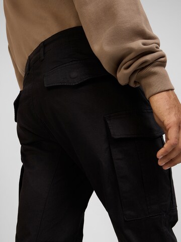 yazubi Slimfit Cargohose 'Jayden' in Schwarz