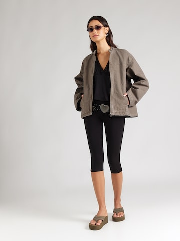 Top di WEEKDAY in nero