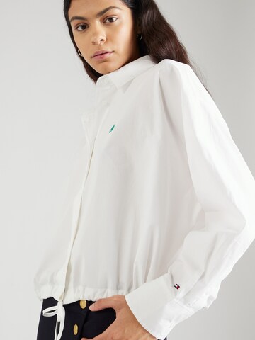 TOMMY HILFIGER - Blusa en blanco