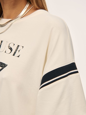 Kamila Šikl Oversized shirt in Wit