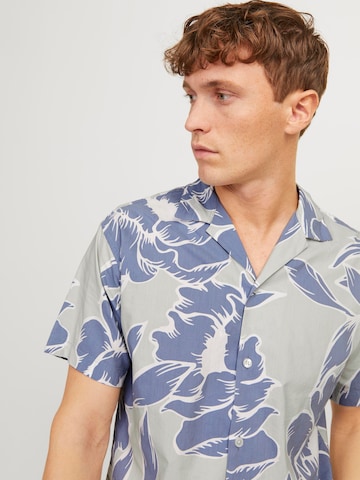 JACK & JONES Mugav suurus Triiksärk 'Palma Resort', värv roheline