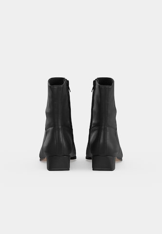 STEVE MADDEN Nízké kozačky 'Dusty' – černá