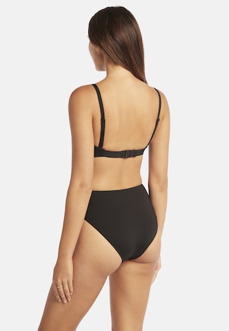 SEA LEVEL Triangel Bikinitop 'Essentials' in Schwarz