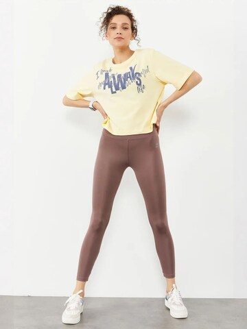 Tommy Life - Slimfit Leggings em castanho