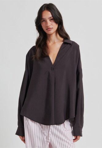 SECOND FEMALE Blouse 'Timeline' in Bruin: voorkant