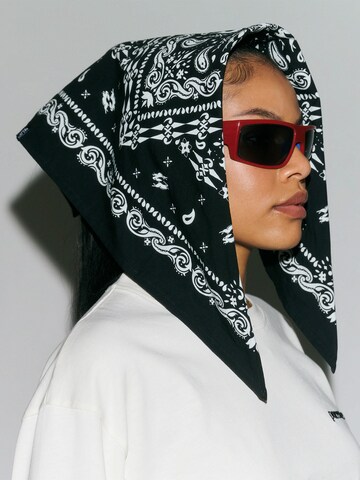 Pacemaker Wrap 'Jano' in Black