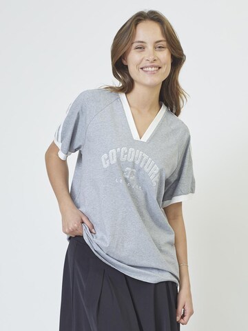 T-shirt 'Siara' co'couture en gris : devant