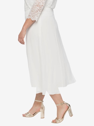 SHEEGO Skirt in White