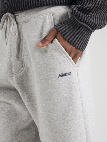 HOLLISTER Regular Hose in Grau