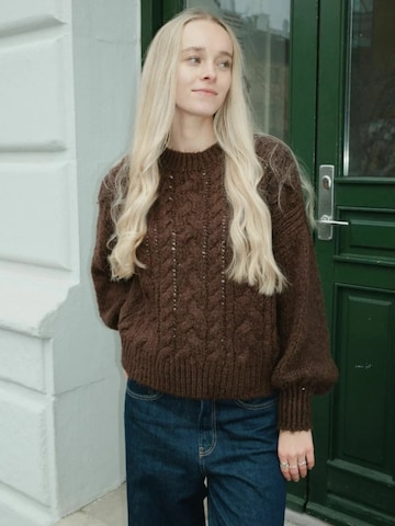 Pullover ' Emma Cable ' di TEESHOPPEN in marrone