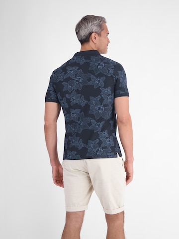 LERROS Poloshirt mit floralem Allover-Print und Flachstrickkragen in Blau