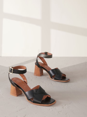 Next Sandalen met riem in Zwart