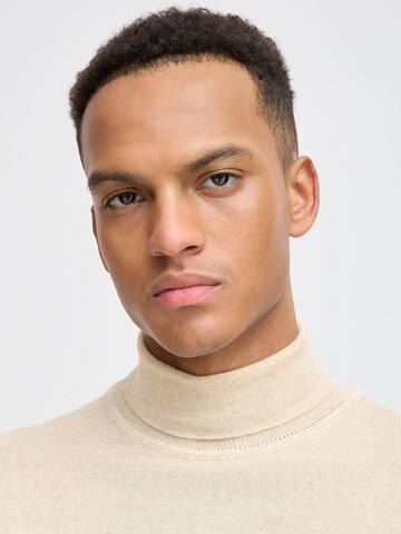 Coupe regular Pull-over 'Konrad' Casual Friday en beige