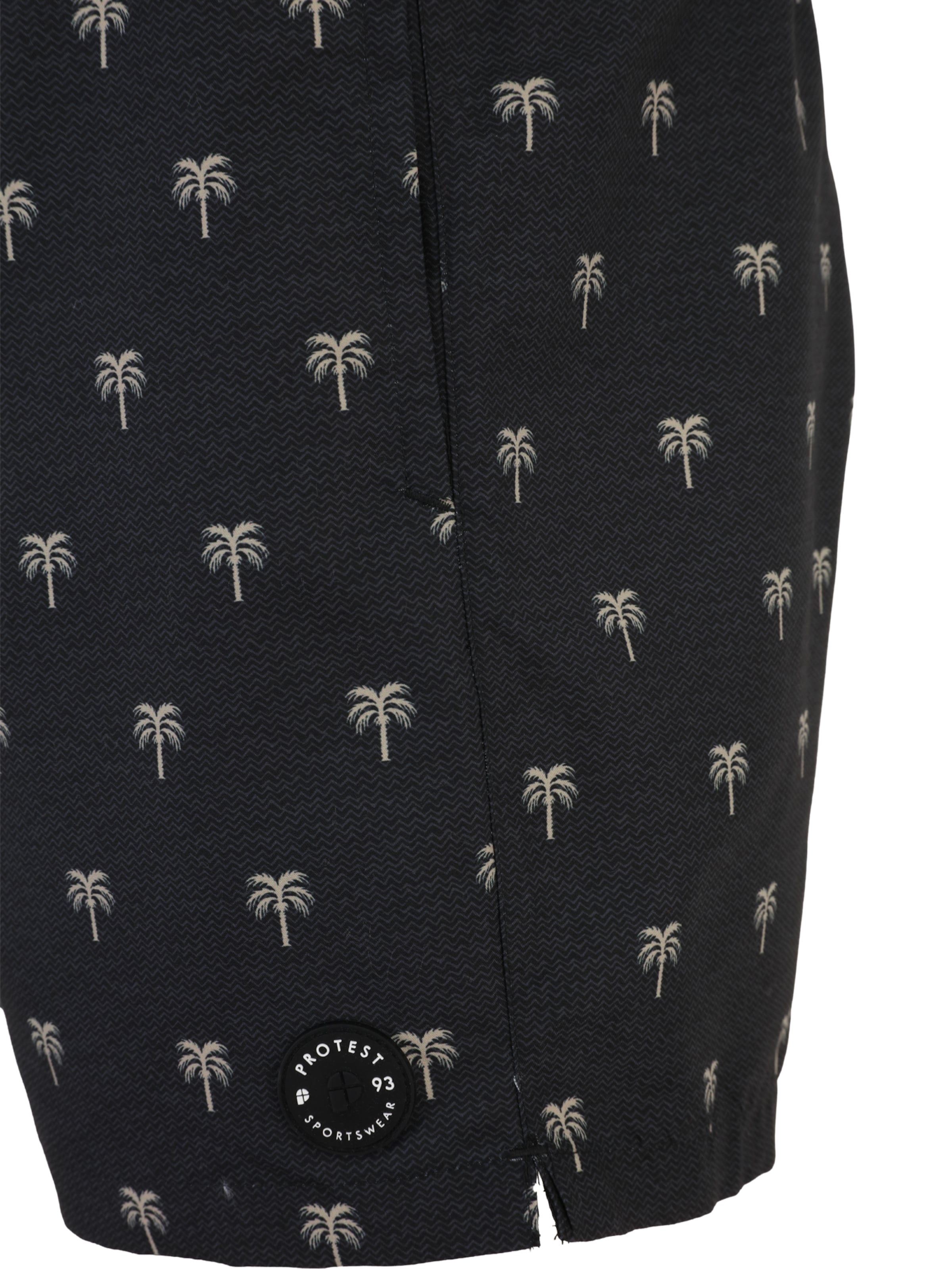 Șorturi de baie 'Mascot' de la PROTEST pe negru