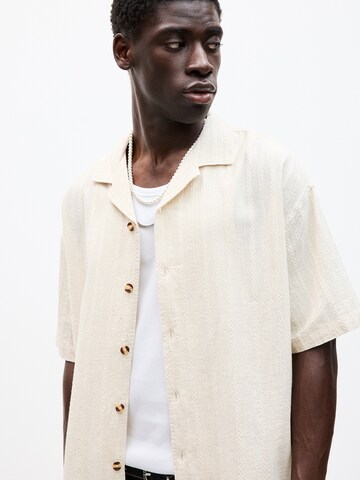 Coupe regular Chemise Pull&Bear en beige