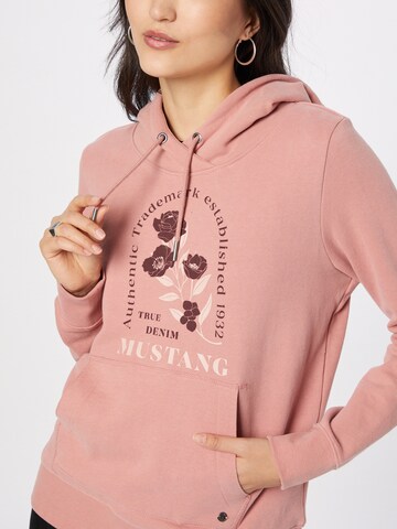 MUSTANG Sweatshirt 'Bella' in Roze