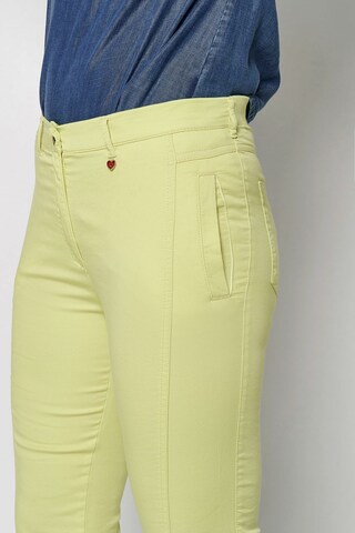 Relaxed by TONI Slimfit Hose in Gelb