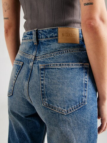 regular Jeans 'Rowe' di WEEKDAY in blu