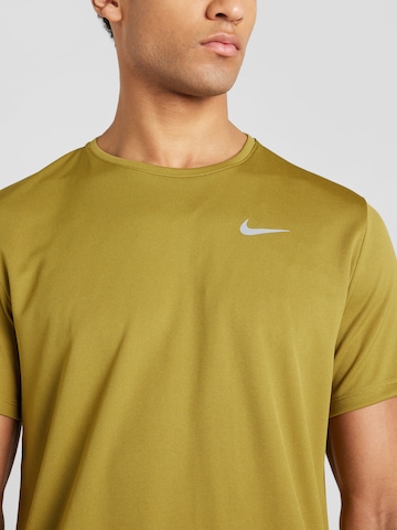 T-Shirt fonctionnel 'MILER' NIKE en vert