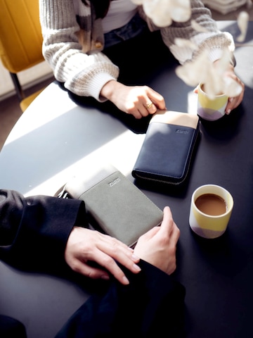 ZWEI Wallet 'EVA EV2' in Blue