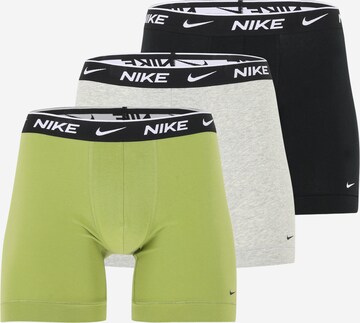 NIKE Sportunterhose in Grün: predná strana