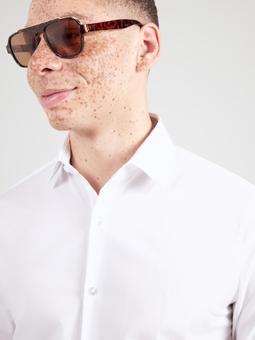 Calvin Klein Slim fit Koszula biznesowa w kolorze biały