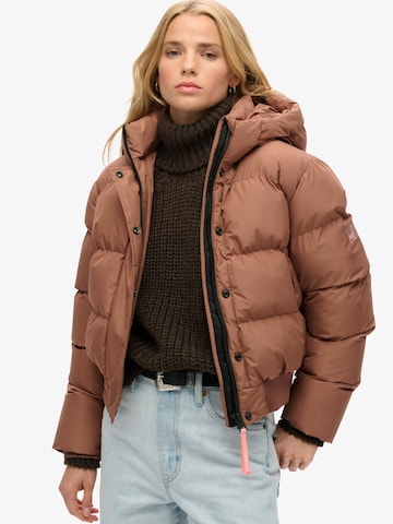 Veste d’hiver Superdry en marron : devant