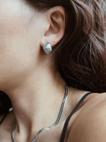 Kamakula Earrings 'Minimal Dome' in Silver