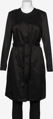 STYLE BUTLER Mantel L in Schwarz: Vorderseite