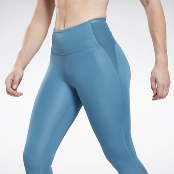 Reebok - Skinny Pantalón deportivo en azul