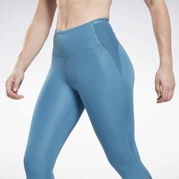 Reebok - Skinny Pantalón deportivo en azul