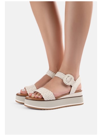 INUOVO Sandals in Beige