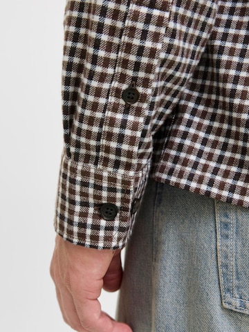 JACK & JONES - Ajuste regular Camisa en marrón