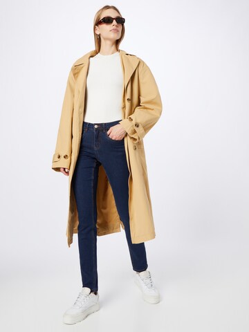 Skinny Jean 'Lone' Cream en bleu