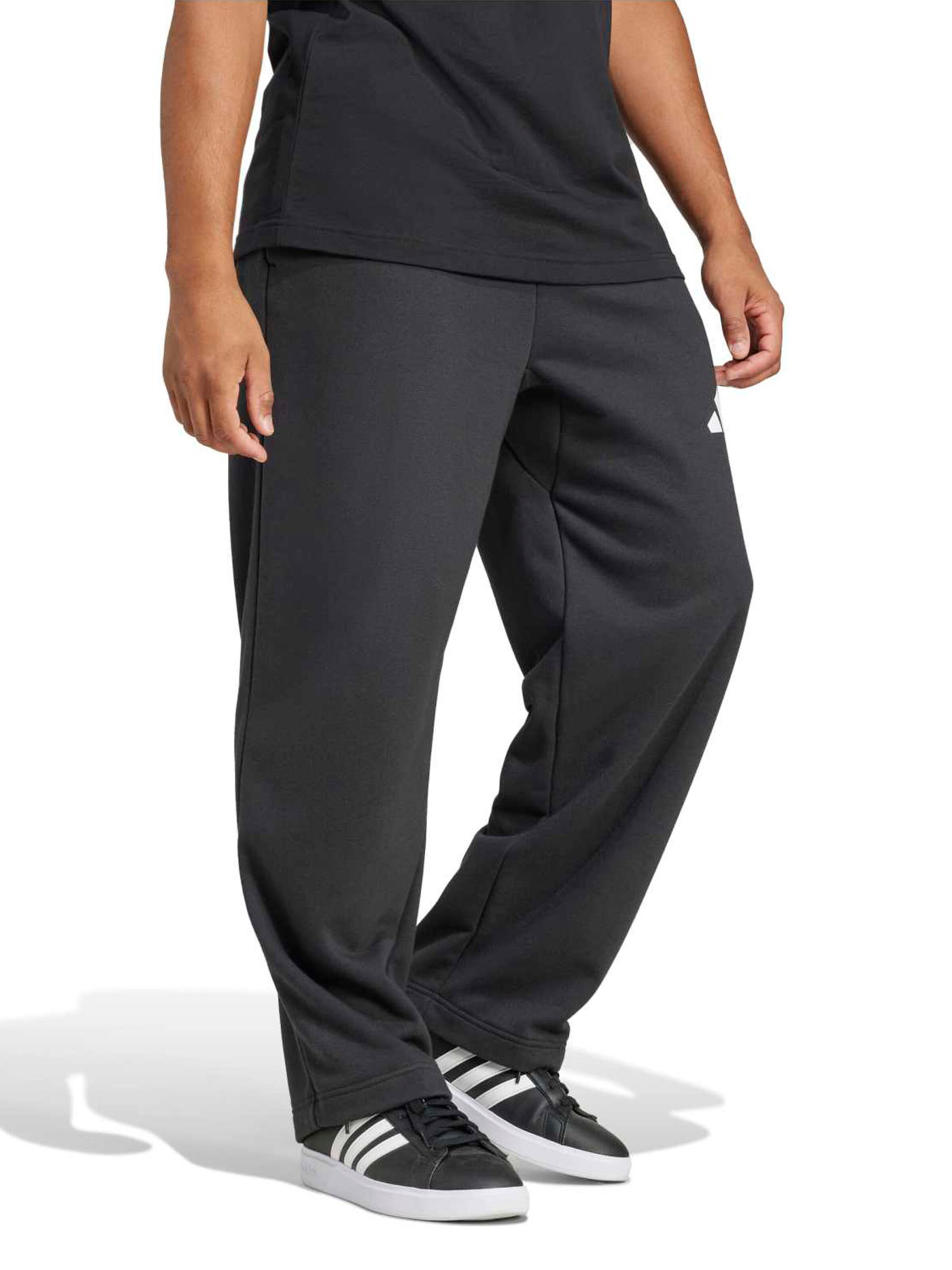 ADIDAS SPORTSWEAR Szabványos Sportnadrágok 'Essential' - fekete: elől