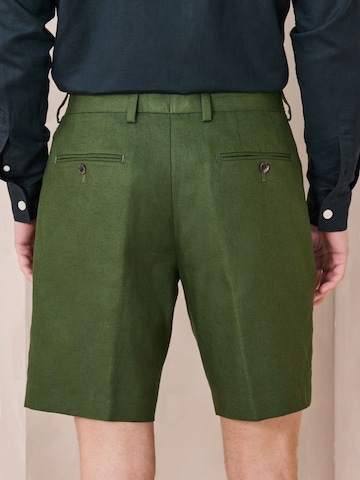 Next Loosefit Shorts in Grün